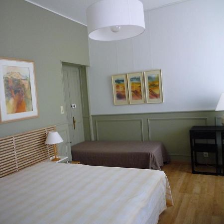 Appartement Avignon Centre Intra Muros Cour Exterieure Parking Prive Gratuit Exterior photo