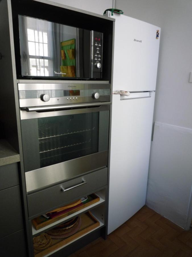 Appartement Avignon Centre Intra Muros Cour Exterieure Parking Prive Gratuit Exterior photo